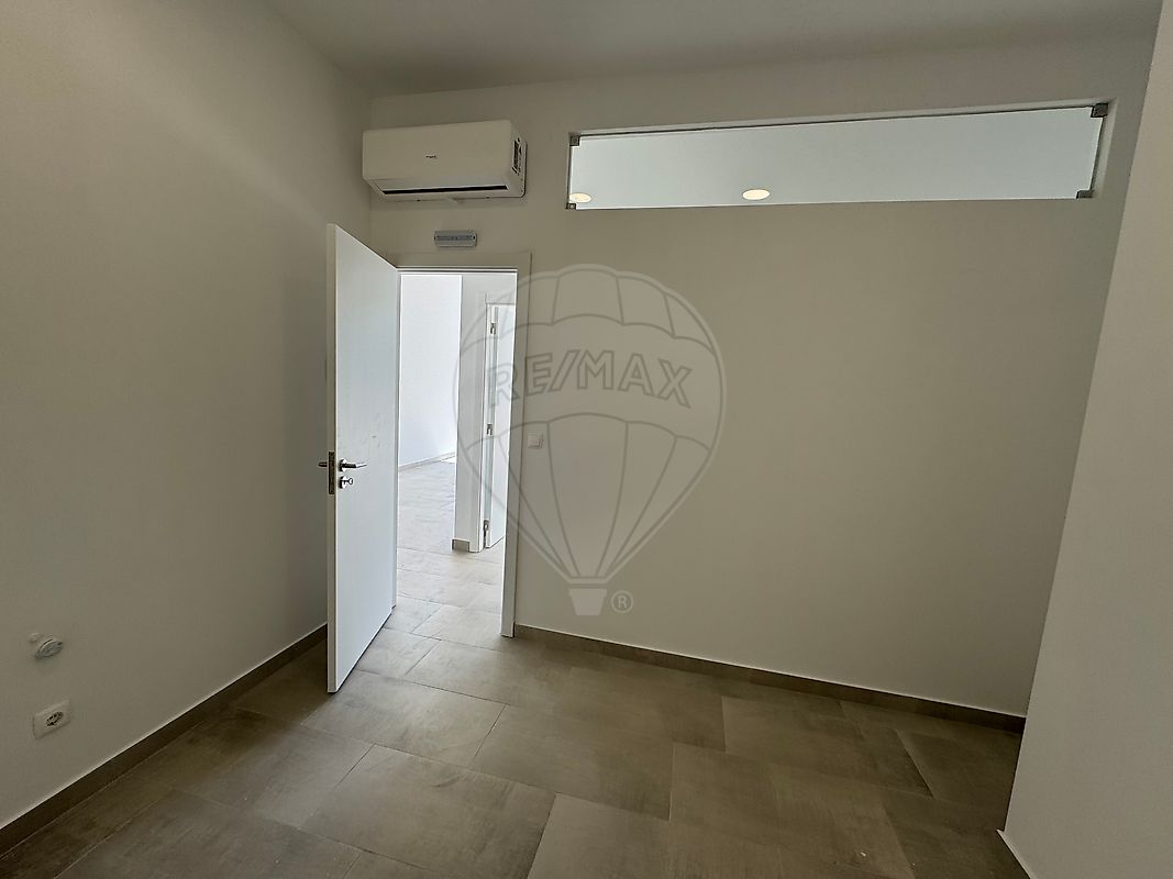listing 123101053-165 picture-0