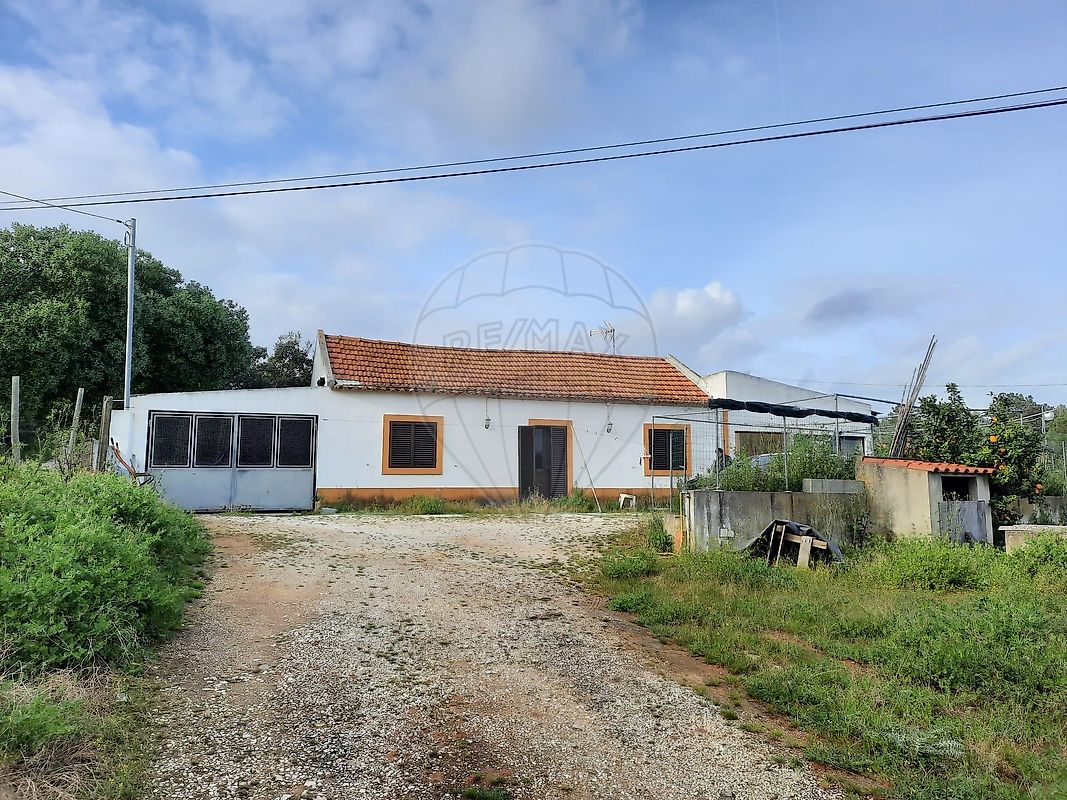 Moradia T2 à venda em Casais de Baixo