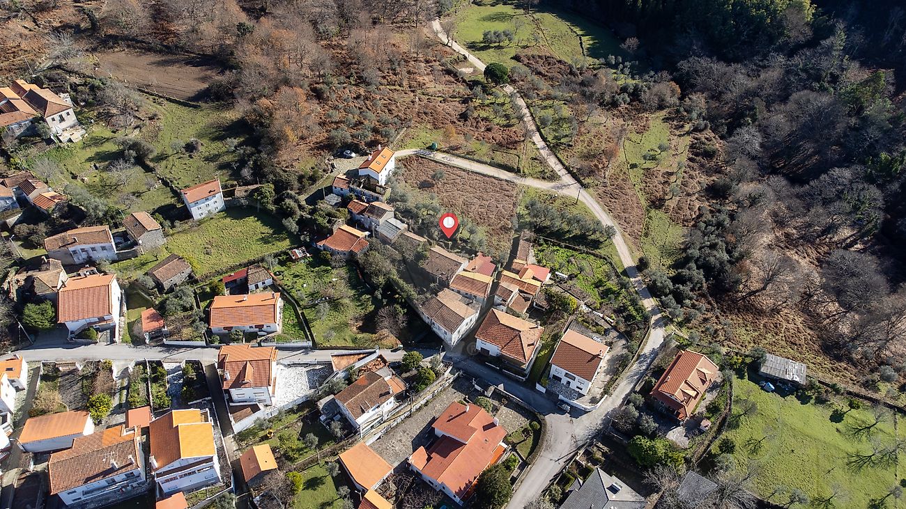 Moradia - Castanheira de Pêra e Coentral, Castanheira de Pêra, Leiria