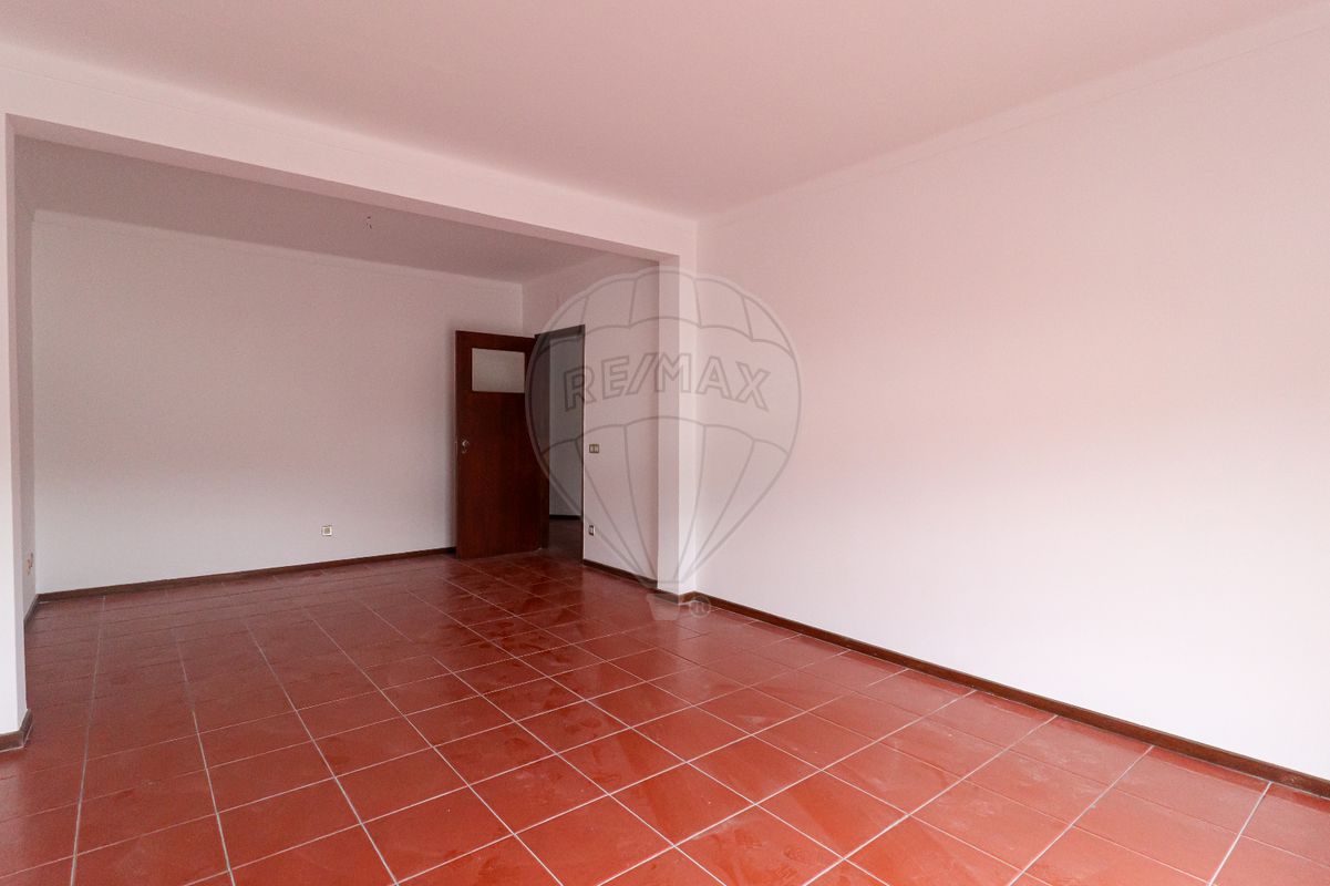 listing 123111045-125 picture-0
