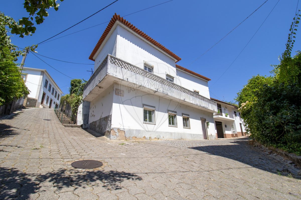 Moradia T4 para venda