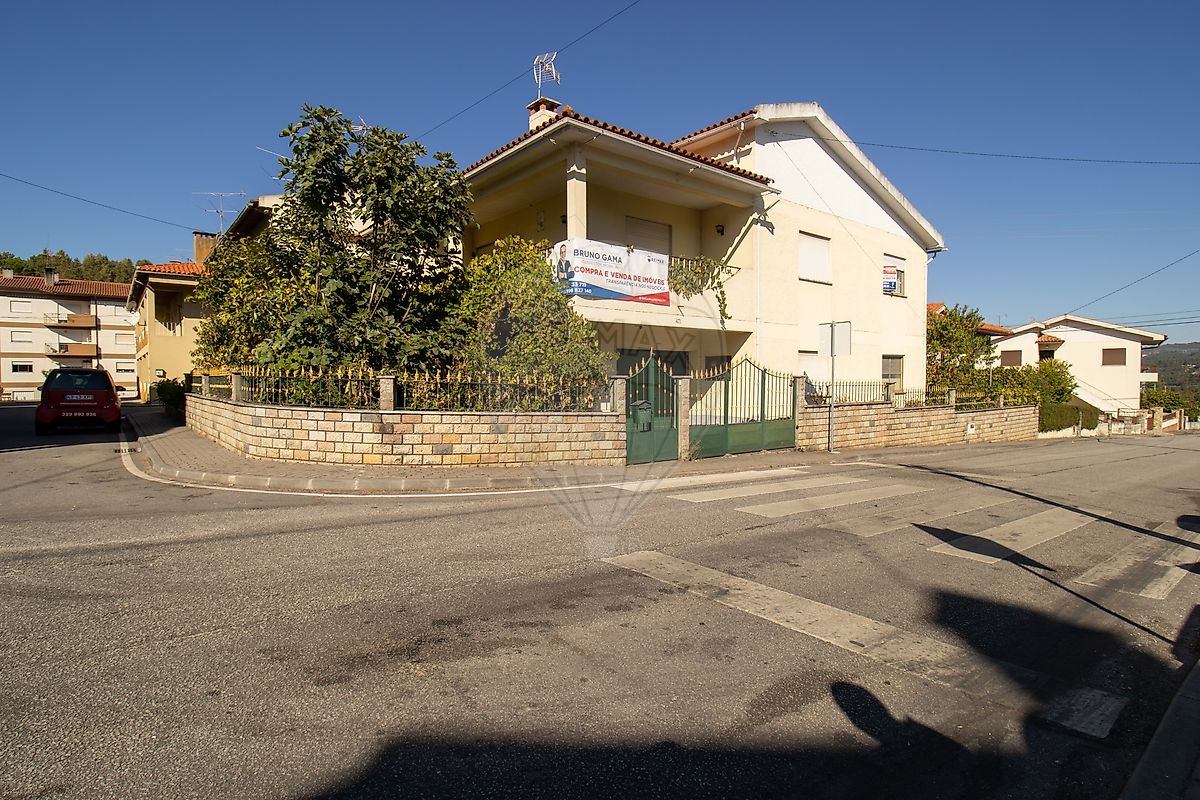 Moradia T5 para venda