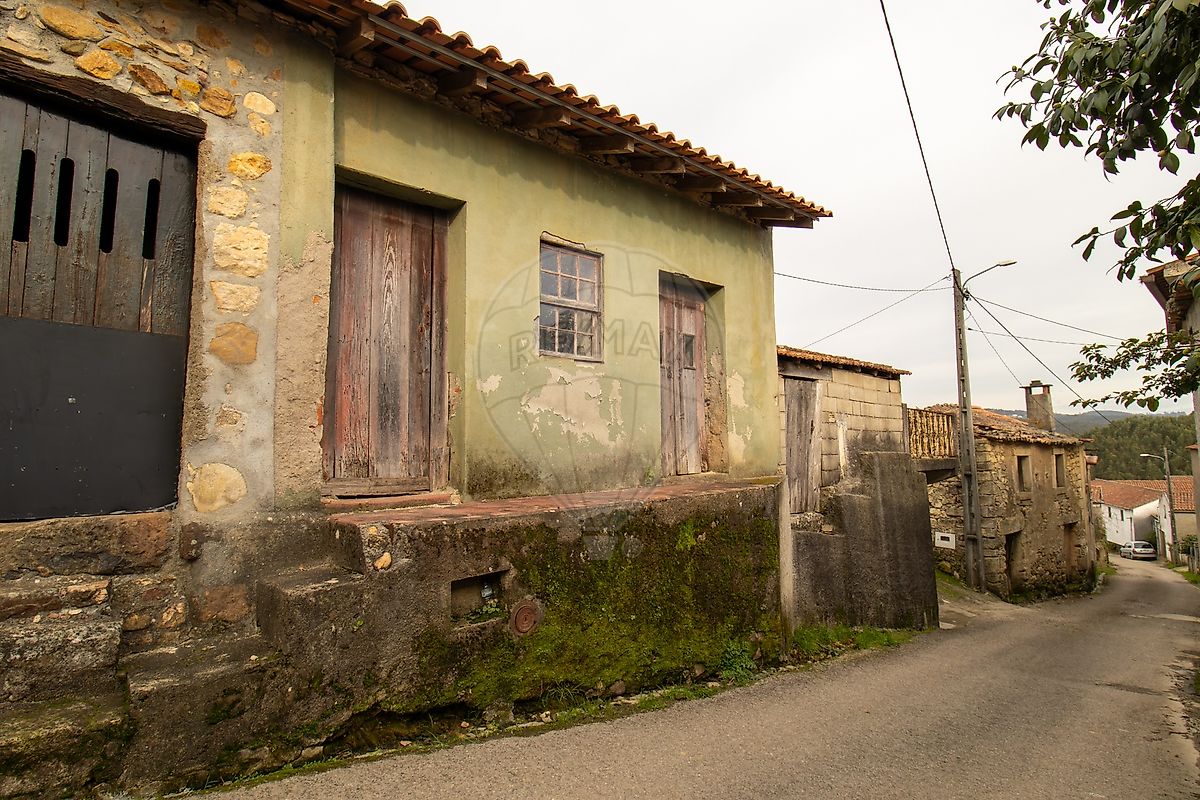 Moradia - Friúmes e Paradela, Penacova, Coimbra