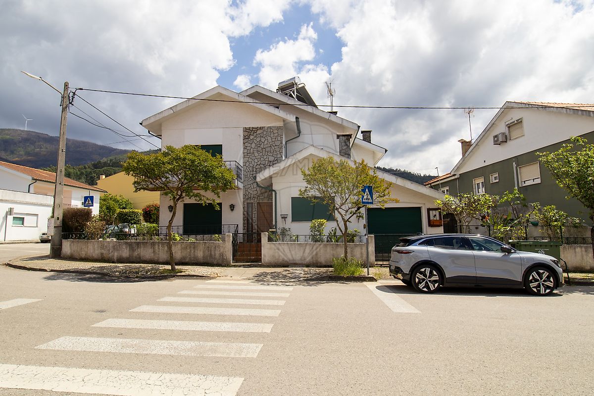 Moradia T4 à venda em Lousã