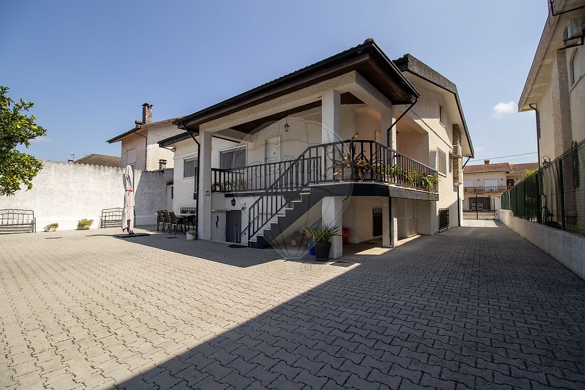 Moradia T6 - Lousã e Vilarinho, Lousã, Coimbra