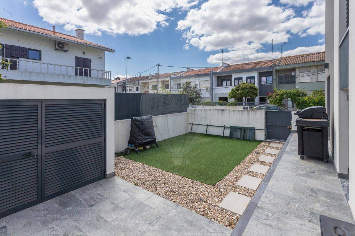 listing 123171059-105 picture-0