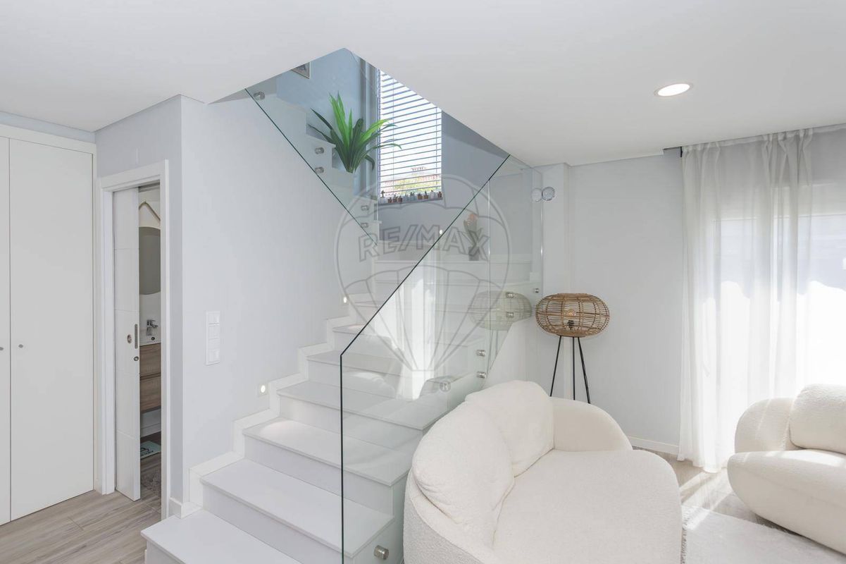listing 123171059-105 picture-0
