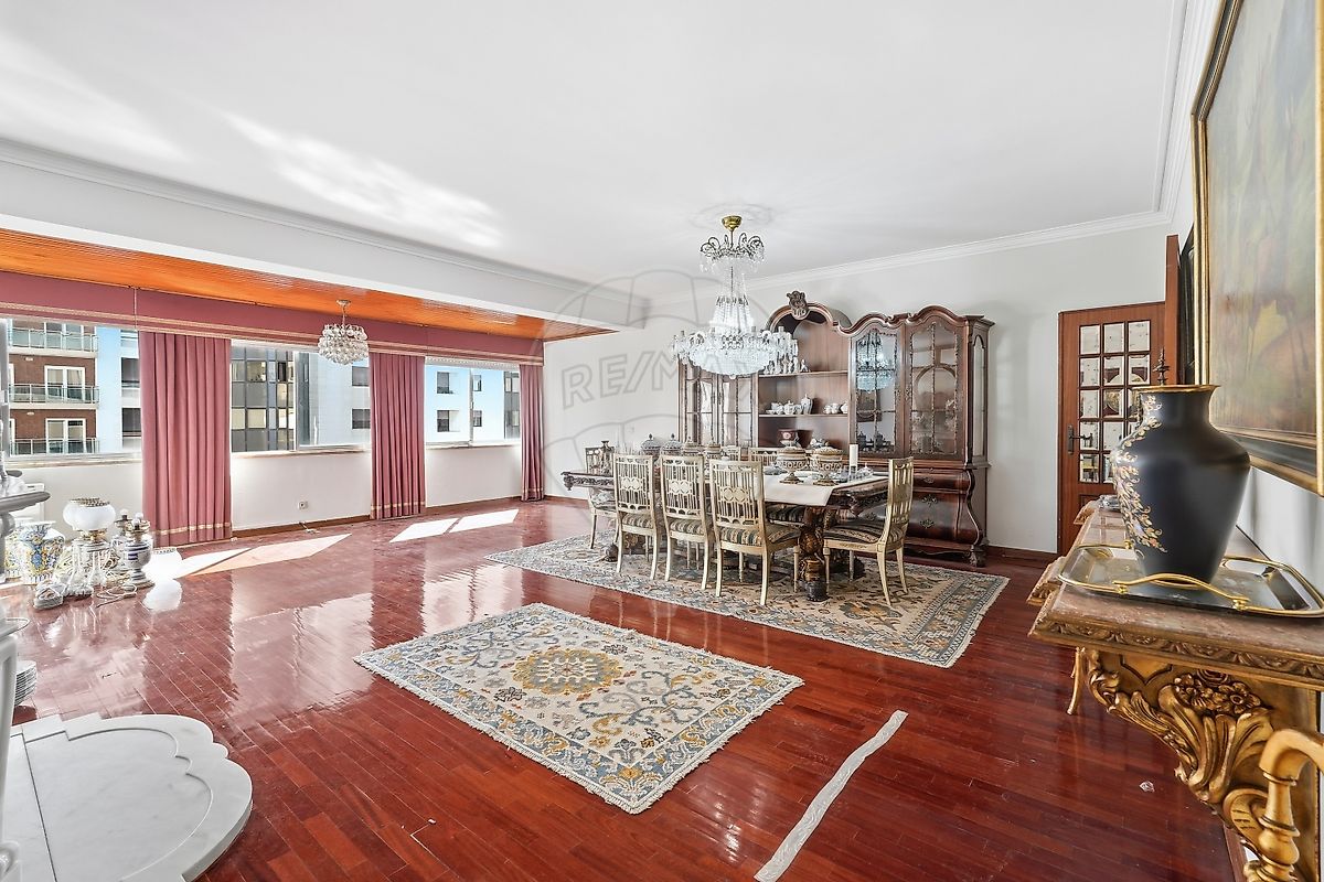 Apartamento T5 à venda em Lisboa