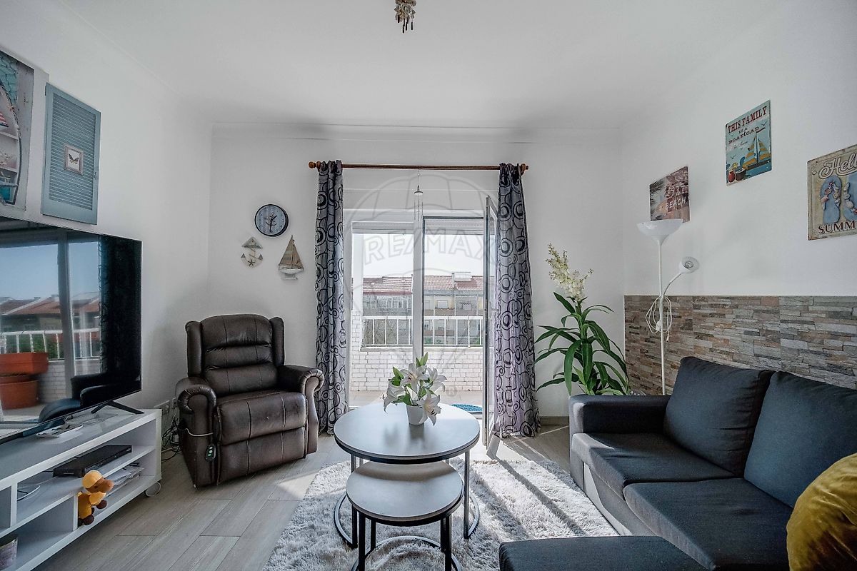Apartamento T3 à venda em Almada