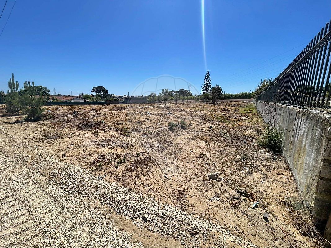 Terreno à venda em Seixal