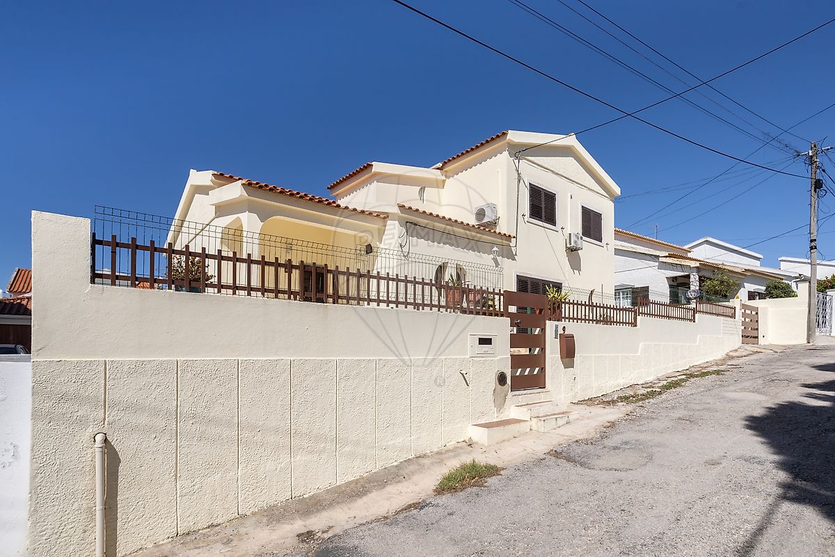 Moradia T4 à venda em Charneca de Caparica e Sobreda, Almada — foto 4