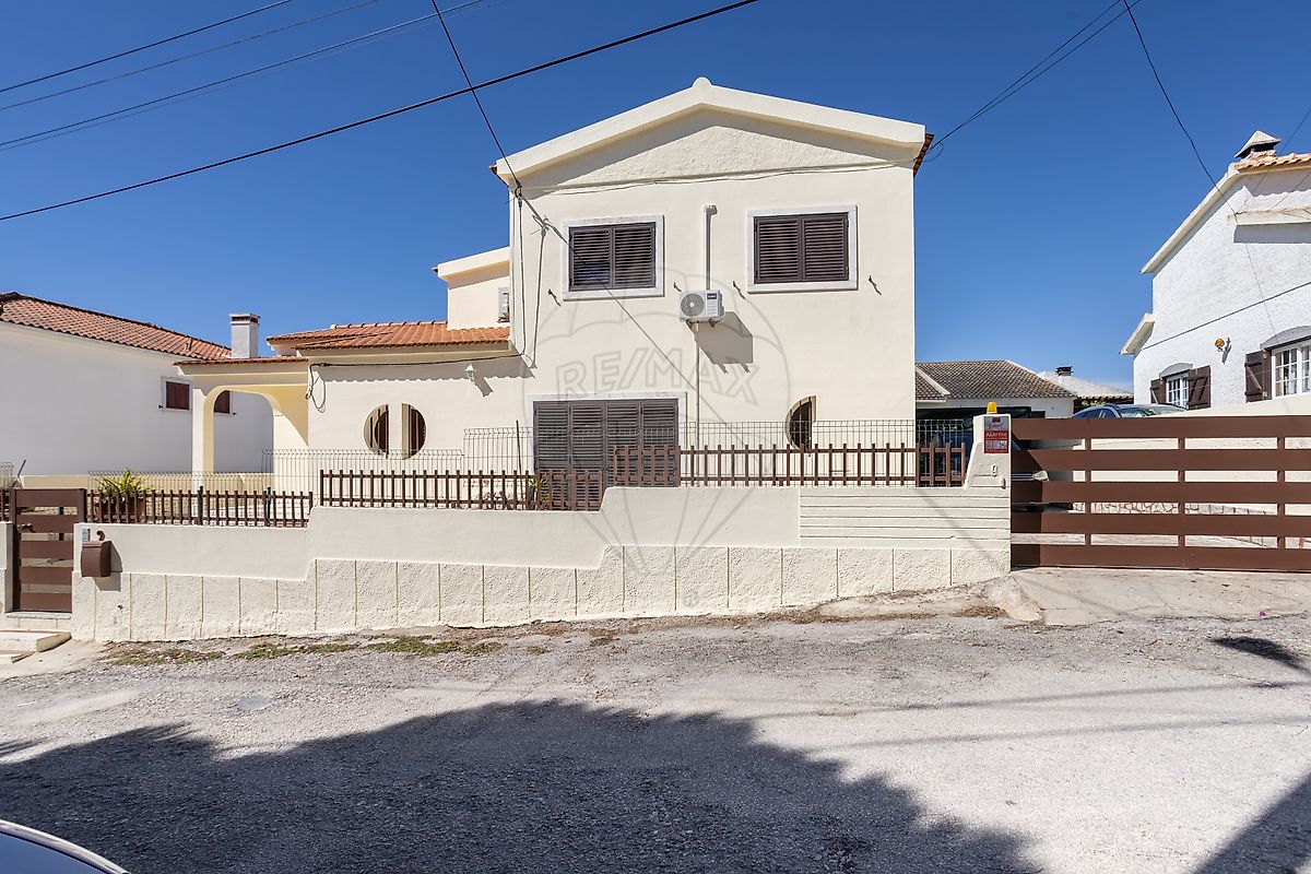 Moradia T4 à venda em Charneca de Caparica e Sobreda, Almada — foto 3
