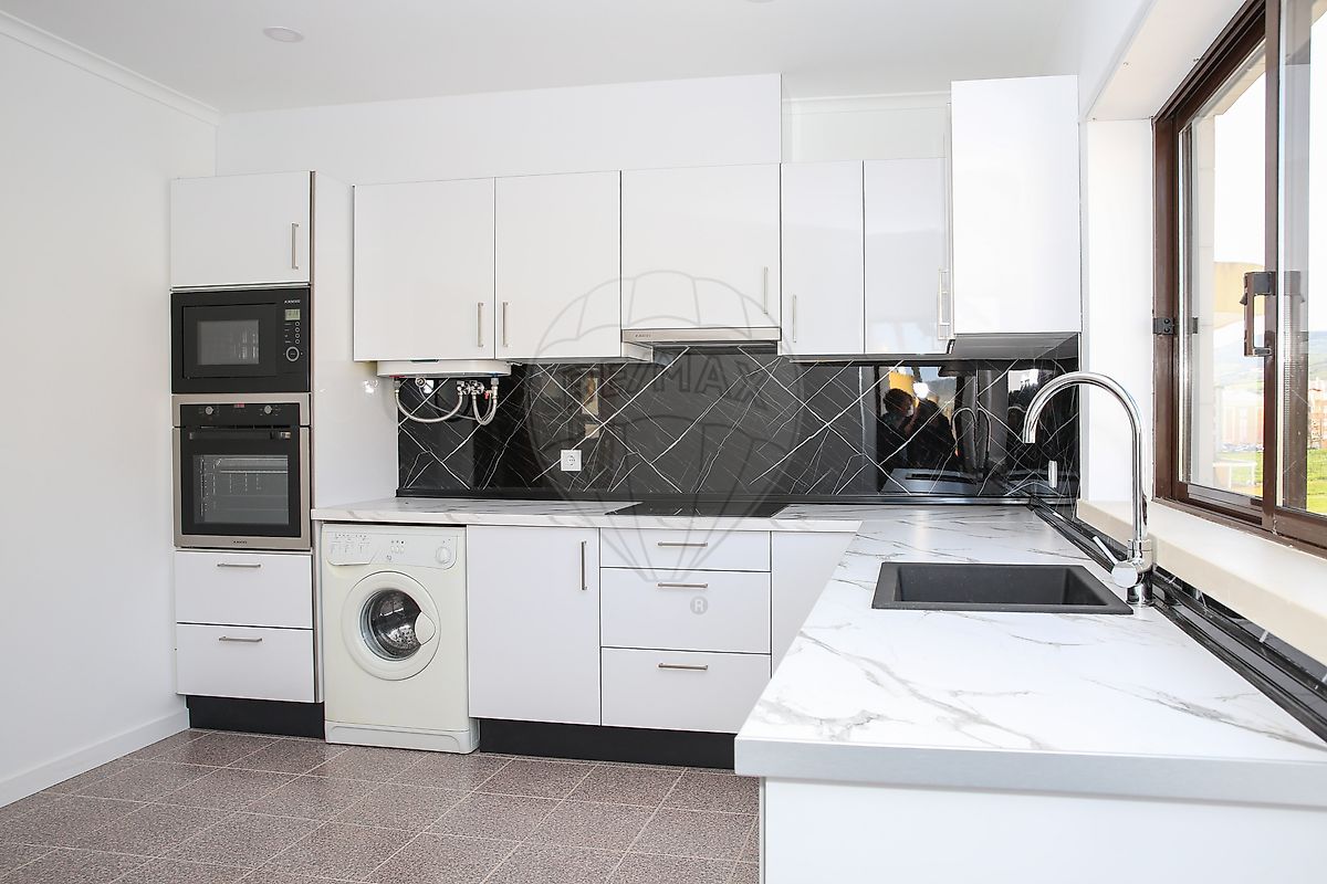 Apartamento T2 à venda em Arruda dos Vinhos