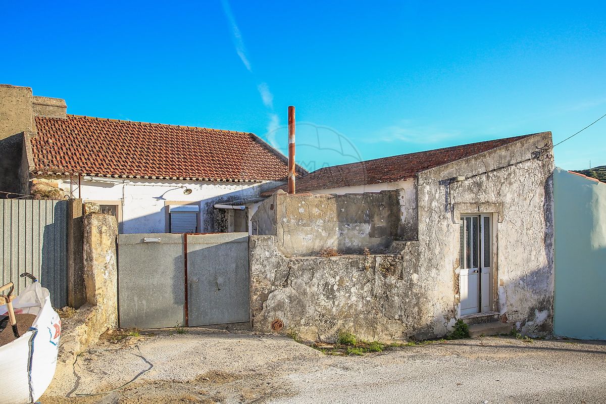 Moradia T2 em Santiago dos Velhos, €160.000