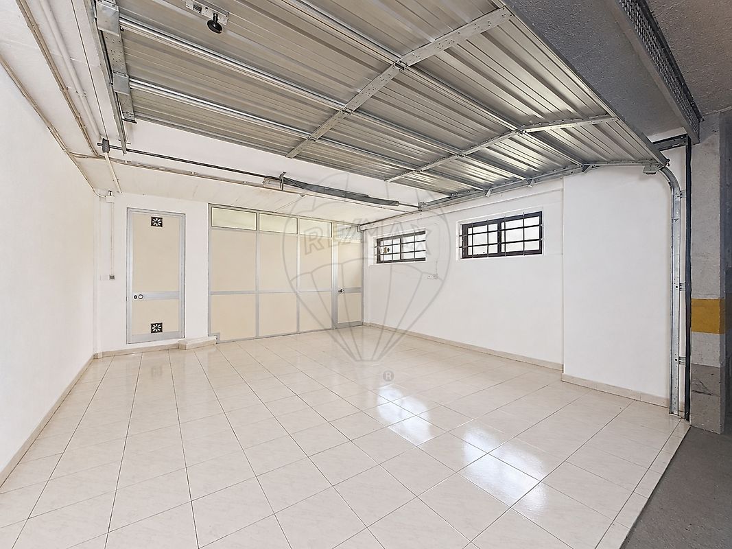 Apartamento à venda em Amadora