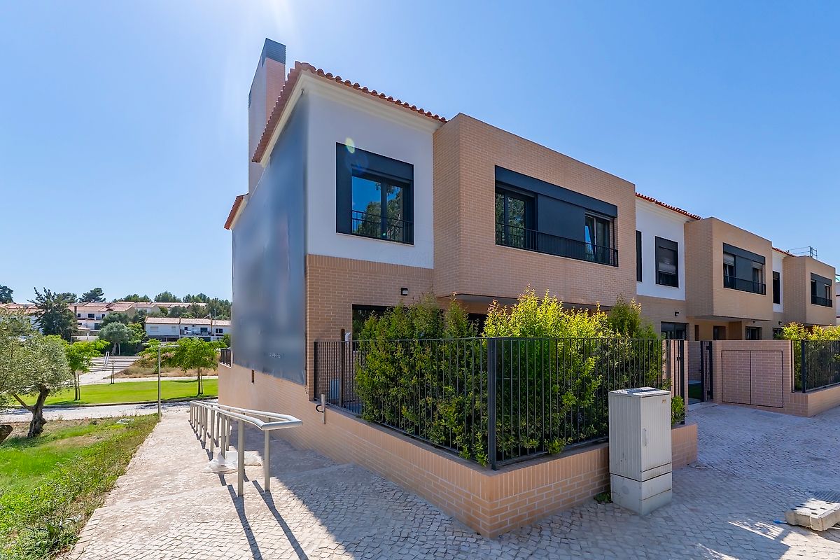 Moradia T3 de luxo à venda em Loures