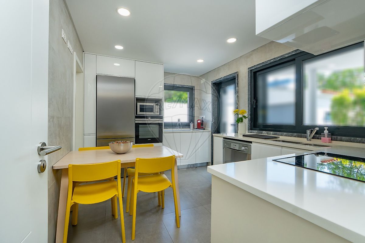 Moradia T4 à venda em Lisboa