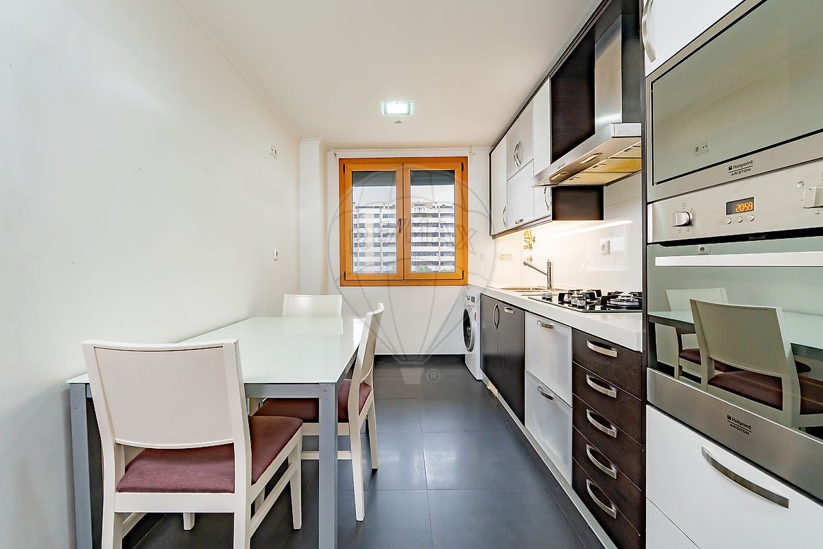 Apartamento T2 à venda em Loures