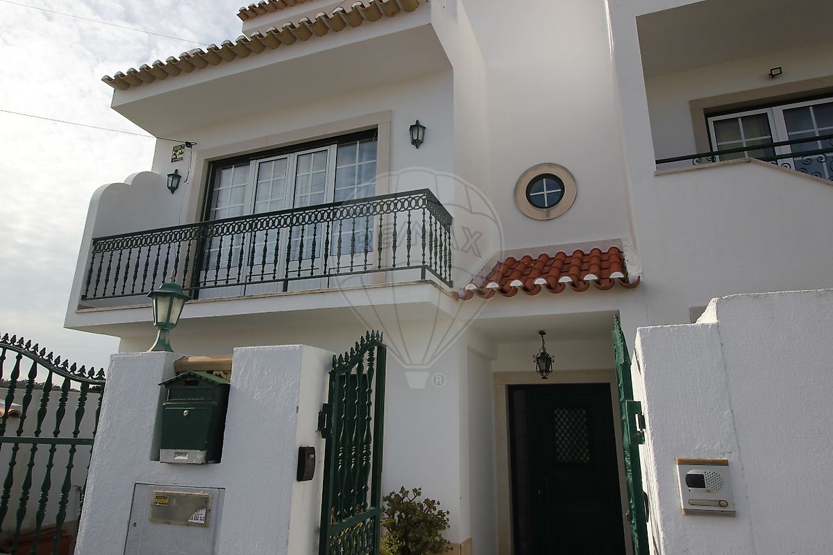 Moradia T4 à venda em Azambuja