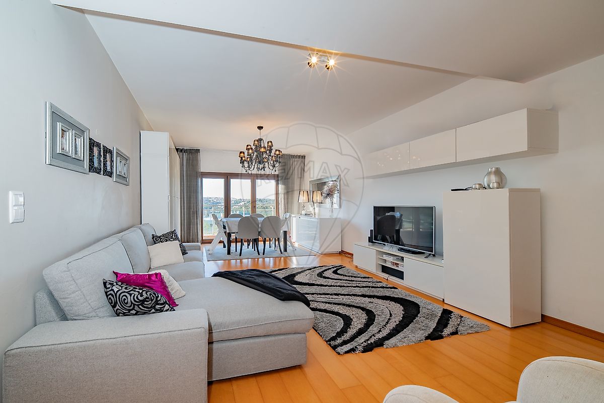 Apartamento T3 à venda em Loures