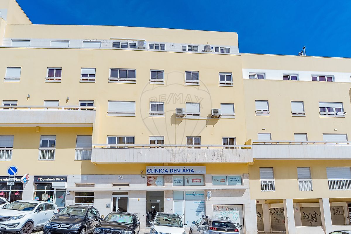 Apartamento T4 à venda em Loures