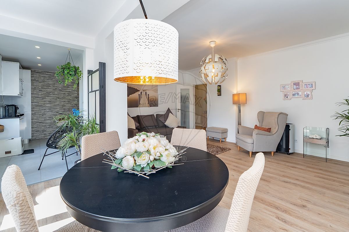 Apartamento T2 à venda em Amadora