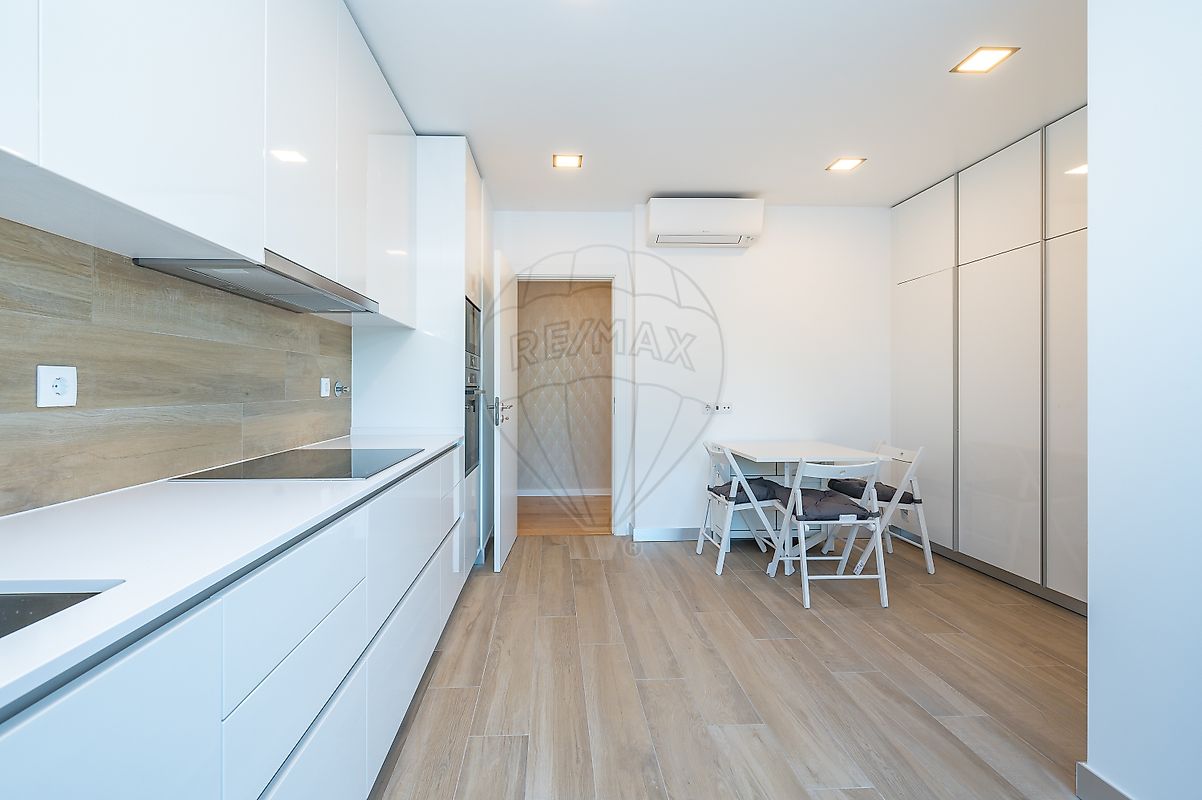 Apartamento T4 em Lumiar 3