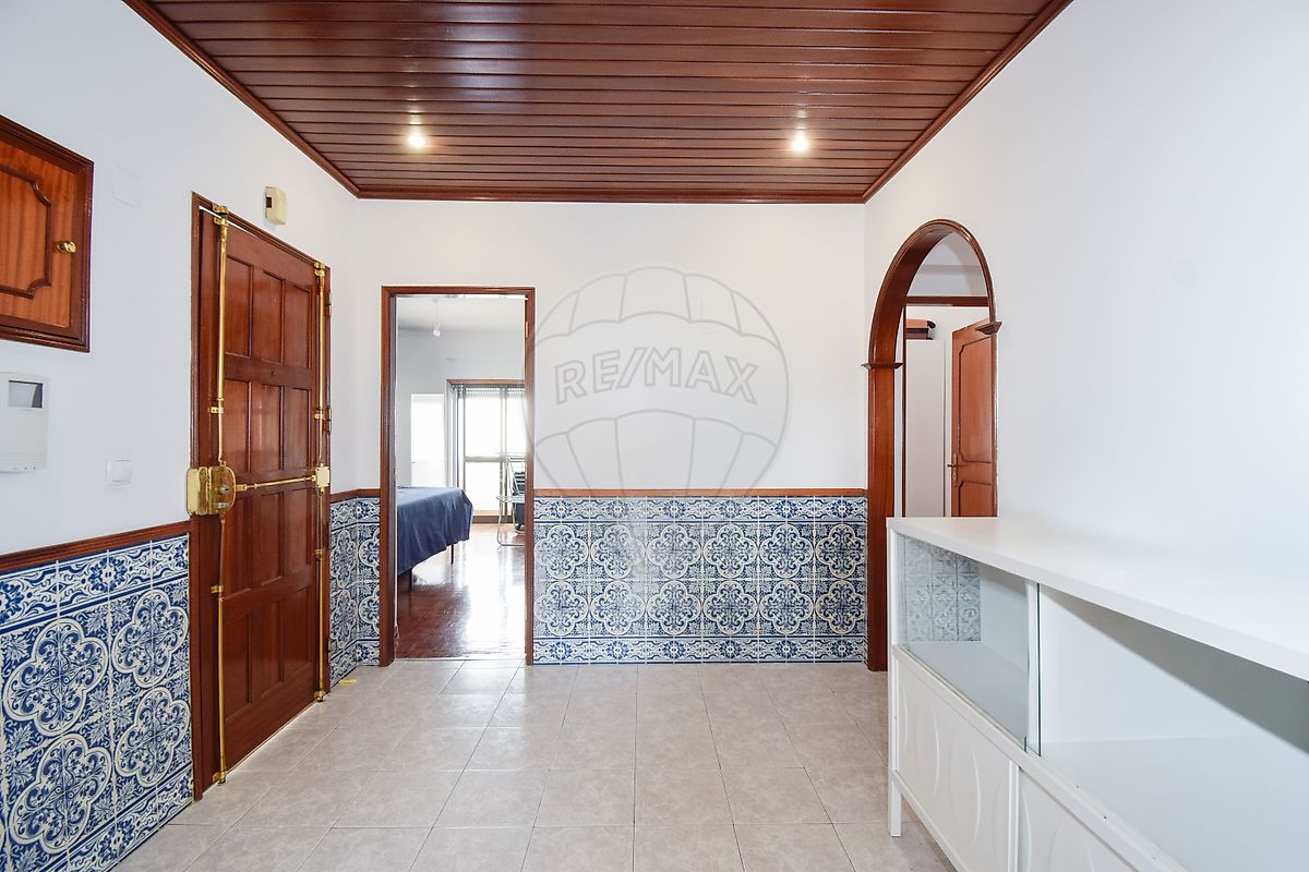 Apartamento T3 à venda em Amadora