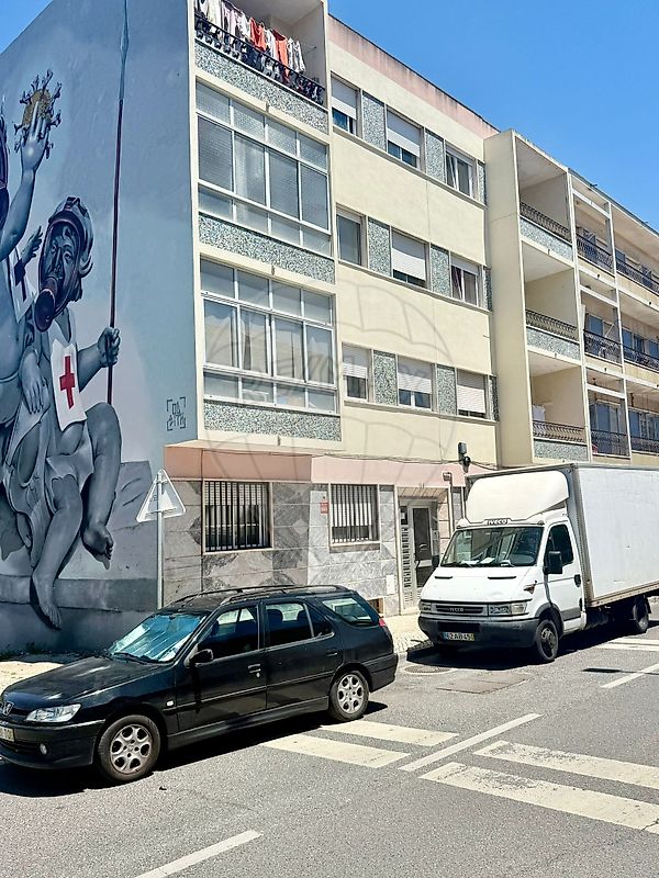 Apartamento T2 à venda em Amadora