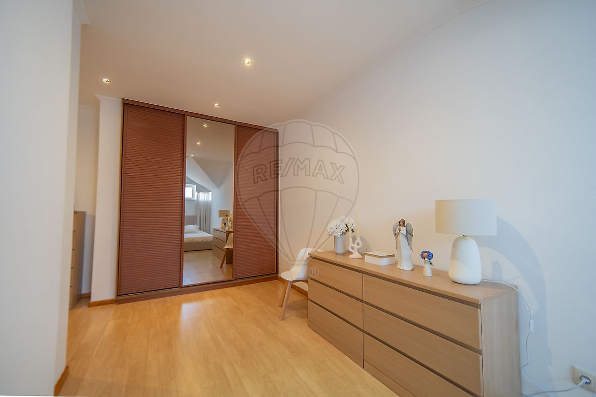 Apartamento T4 à venda em Almada