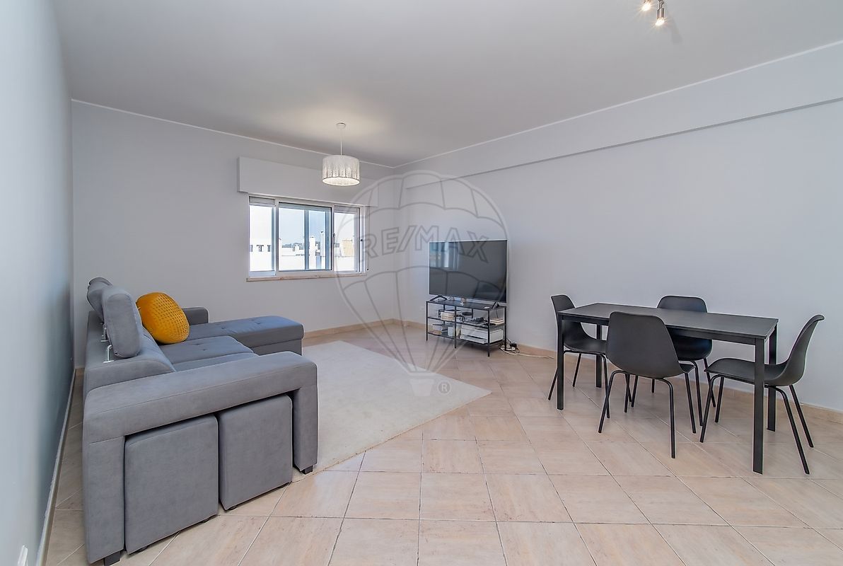 Apartamento T2 à venda em Amadora