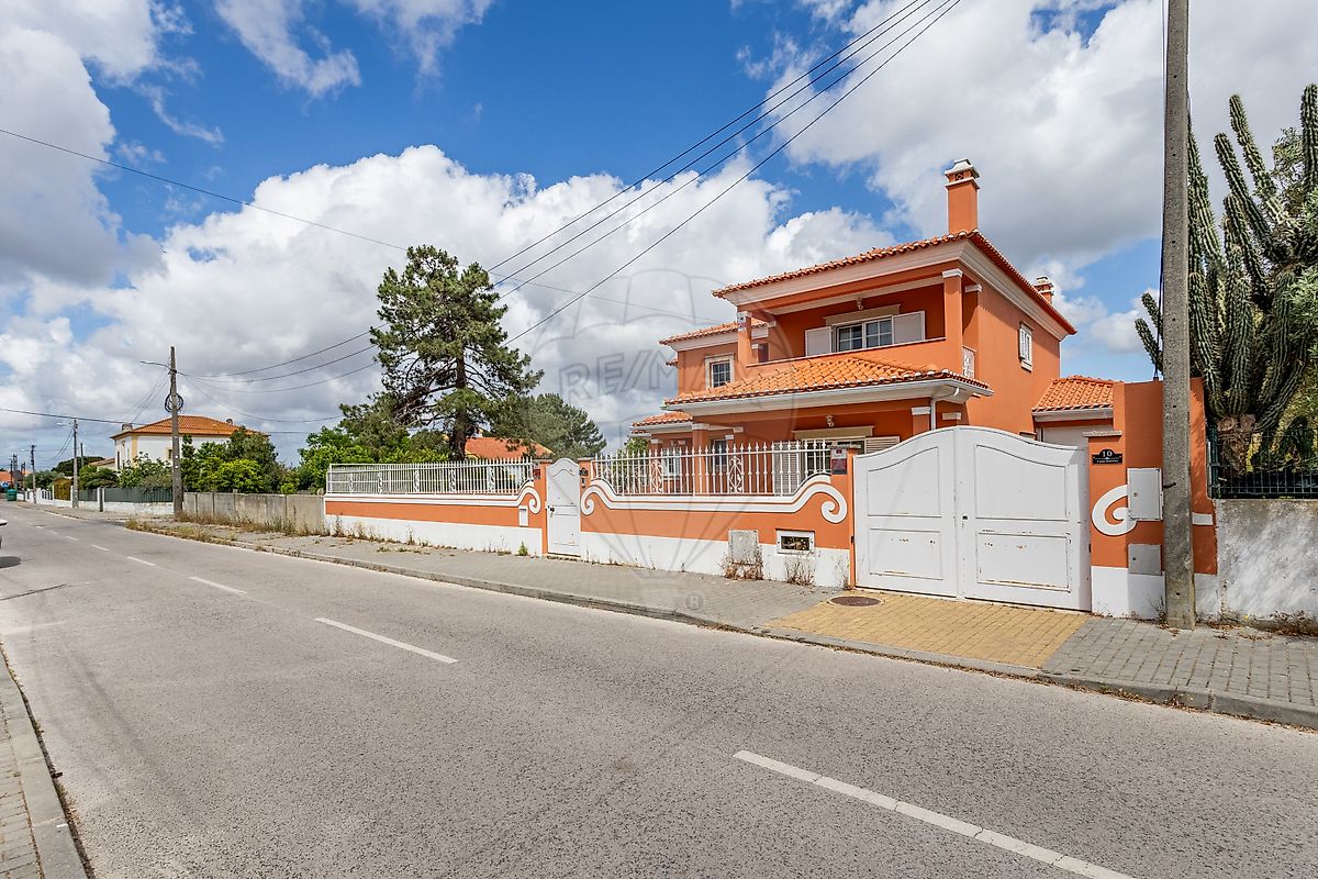 Moradia T4 - Azeitão (São Lourenço e São Simão), Setúbal, Setúbal