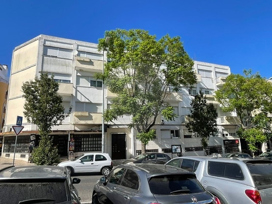 Apartamento T4 para arrendar em Amadora