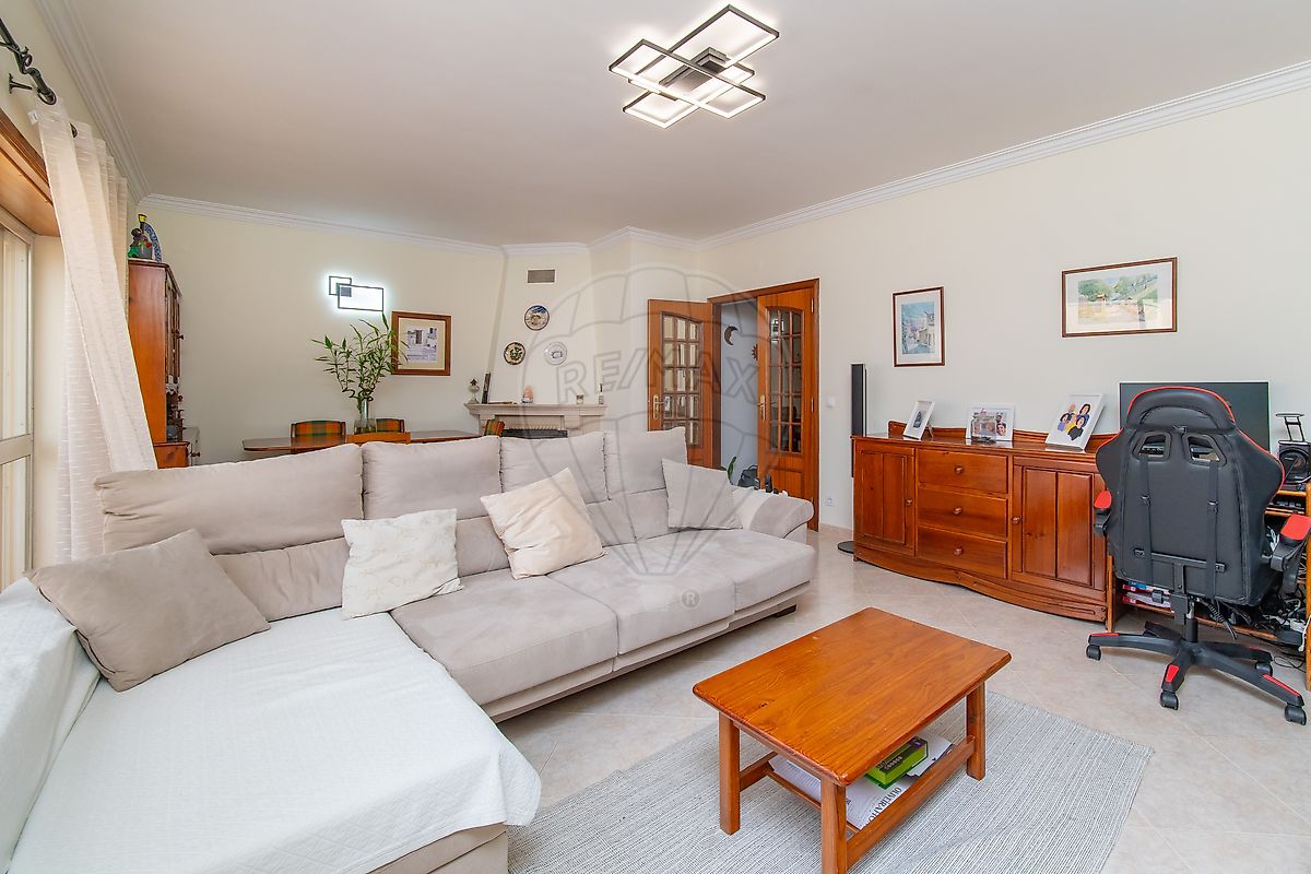 Apartamento T3 - Santa Iria de Azoia, São João da Talha e Bobadela, Loures, Lisboa
