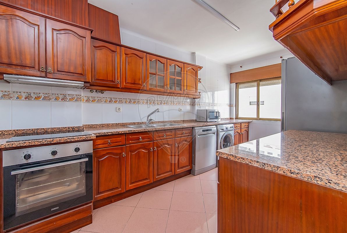 Apartamento T2 para arrendar em Oeiras