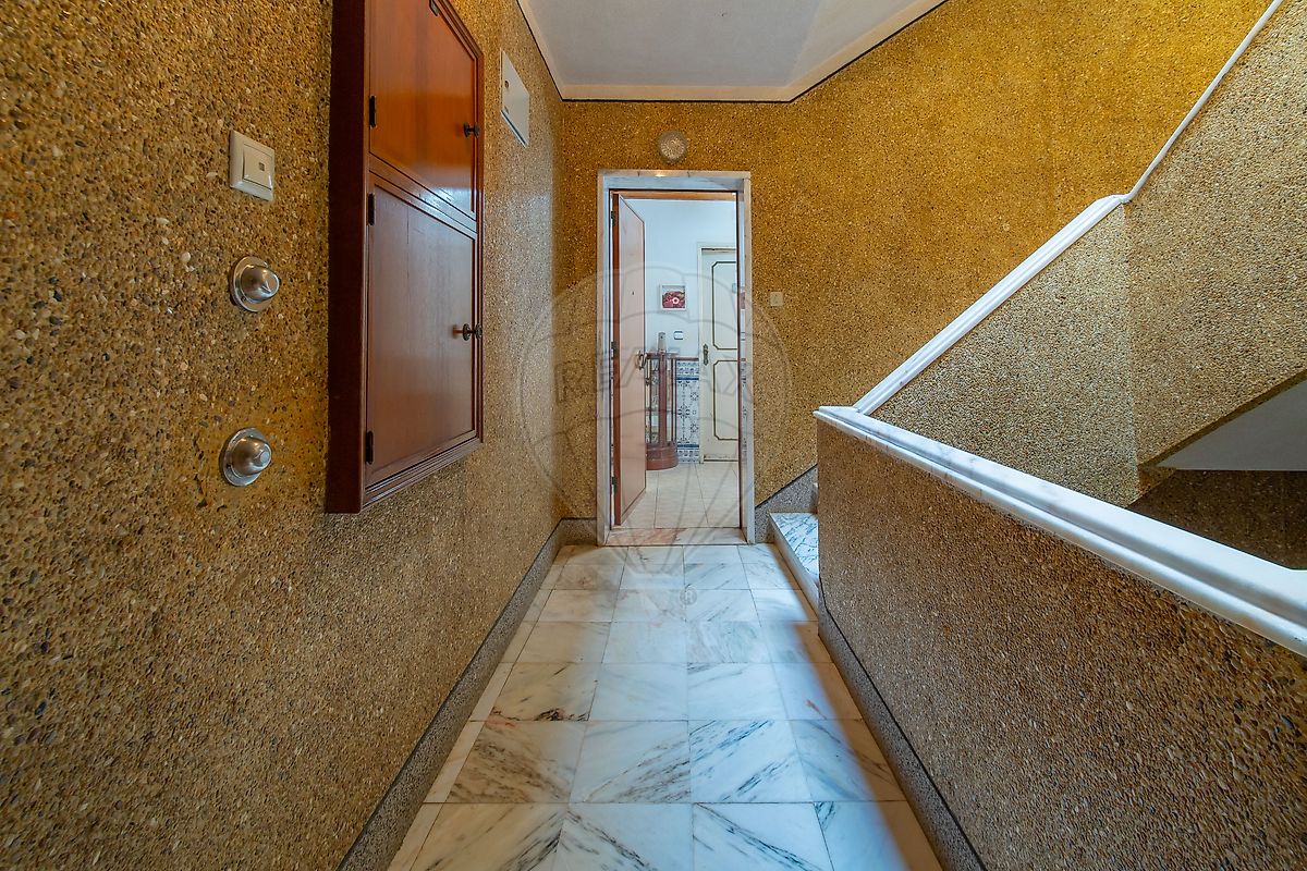 Apartamento T2 à venda em Mina de Água, Amadora — foto 14