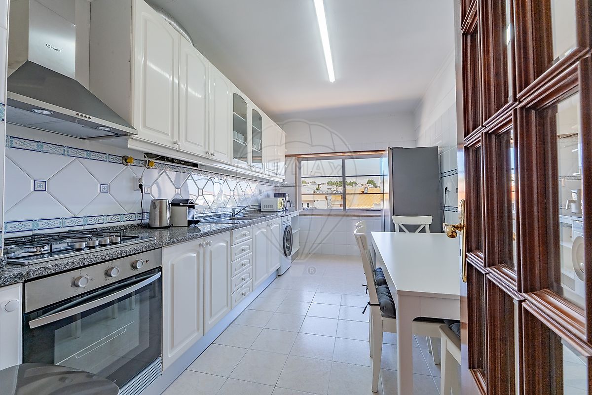 Apartamento T4 à venda em Santa Iria de Azoia, São João da Talha e Bobadela, Loures — foto 3