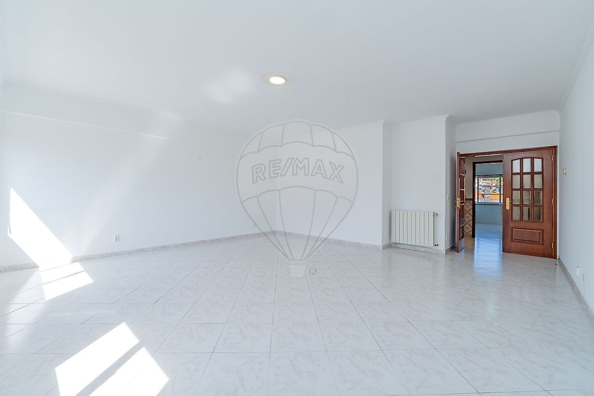 Apartamento T4 à venda em Santa Iria de Azoia, São João da Talha e Bobadela, Loures — foto 9