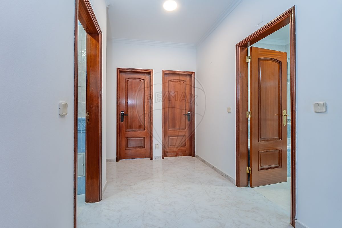 Apartamento T4 à venda em Santa Iria de Azoia, São João da Talha e Bobadela, Loures — foto 25