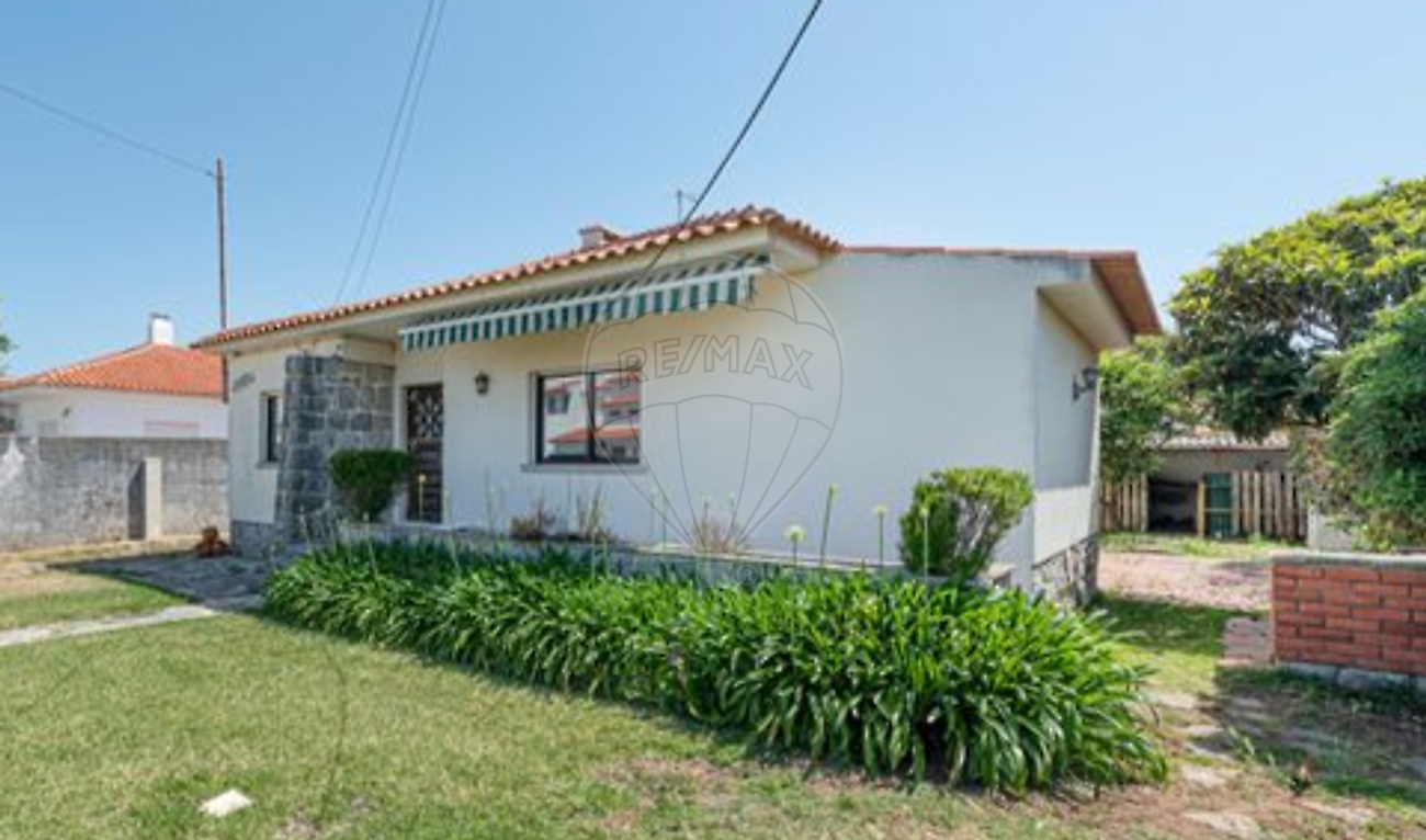 Moradia T3 à venda em Areia