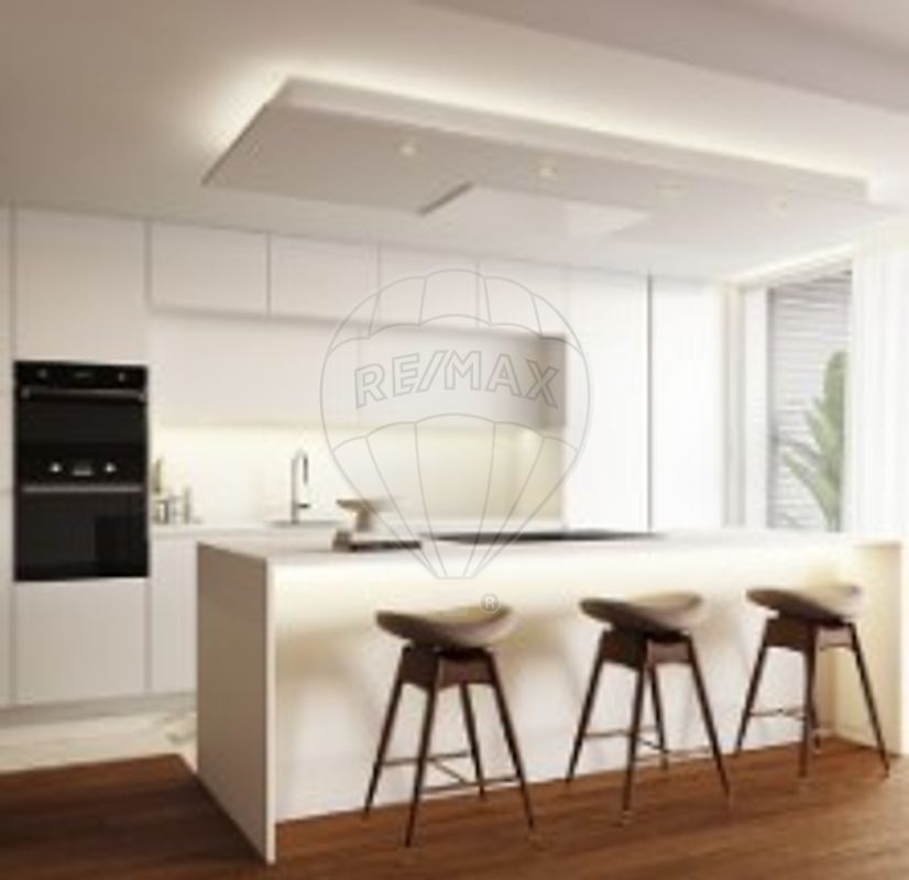 Apartamento T4 à venda em Almada
