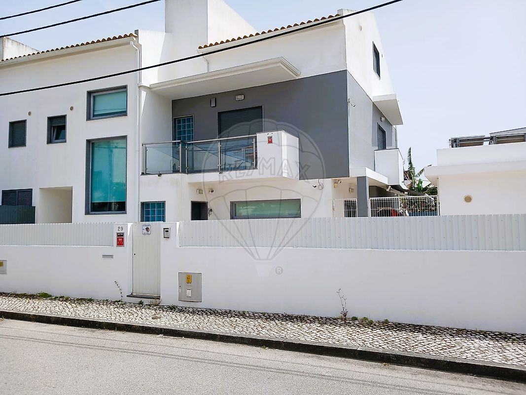 Moradia - Charneca de Caparica e Sobreda, Almada, Setúbal