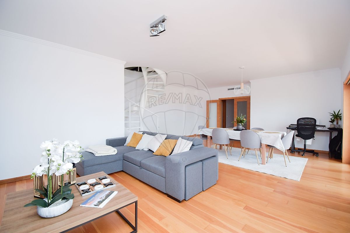 Apartamento T3 em Sintra (Santa Maria e São Miguel, São Martinho e São Pedro de Penaferrim) 26