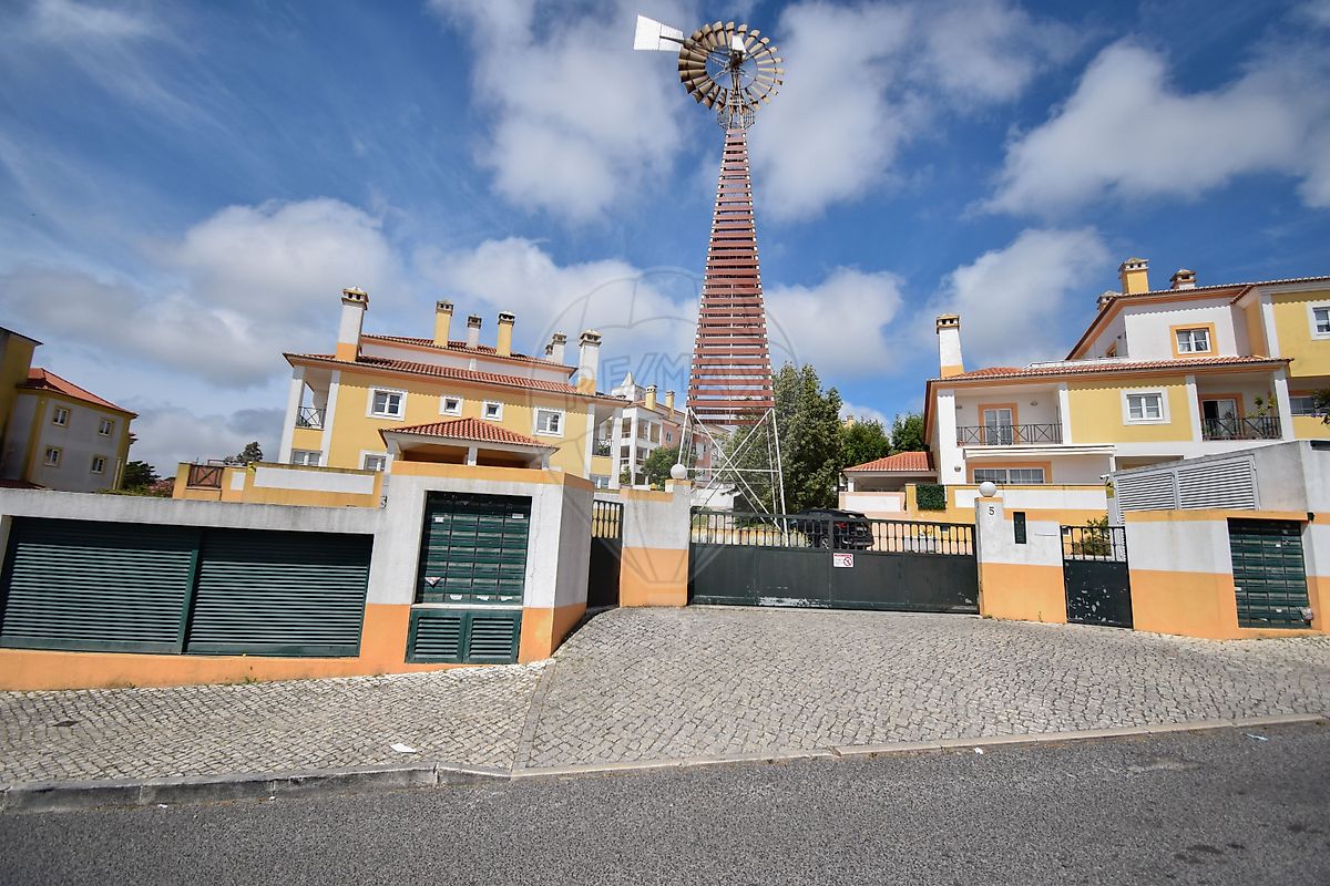 Apartamento T3 em Sintra (Santa Maria e São Miguel, São Martinho e São Pedro de Penaferrim) 4