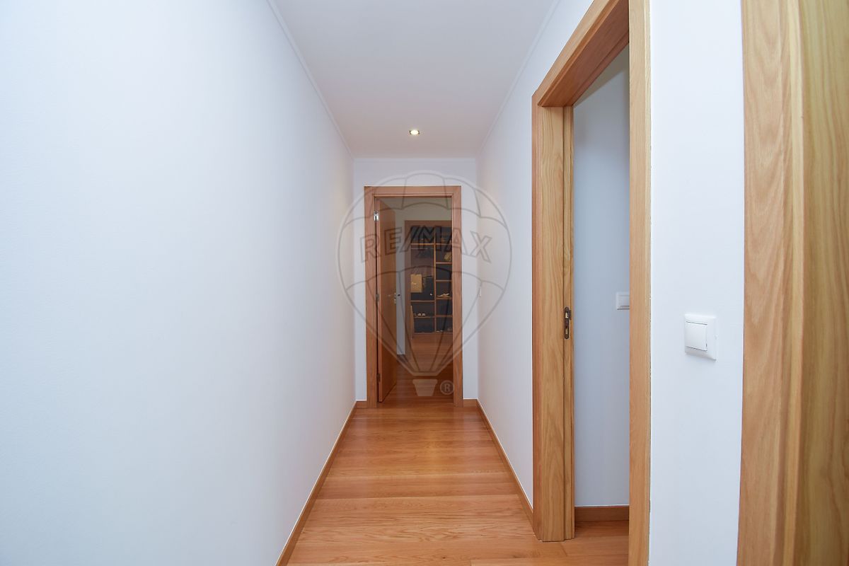 Apartamento T3 em Sintra (Santa Maria e São Miguel, São Martinho e São Pedro de Penaferrim) 18