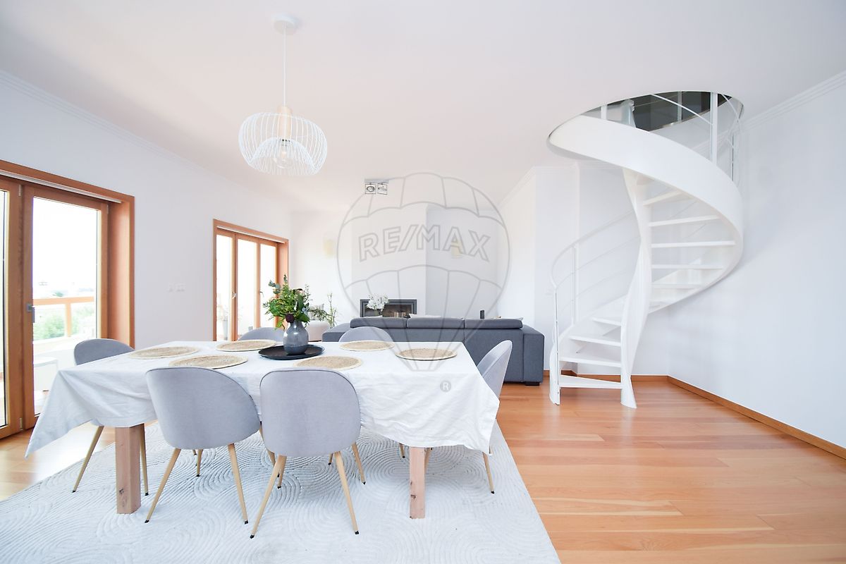 Apartamento T3 em Sintra (Santa Maria e São Miguel, São Martinho e São Pedro de Penaferrim) 24
