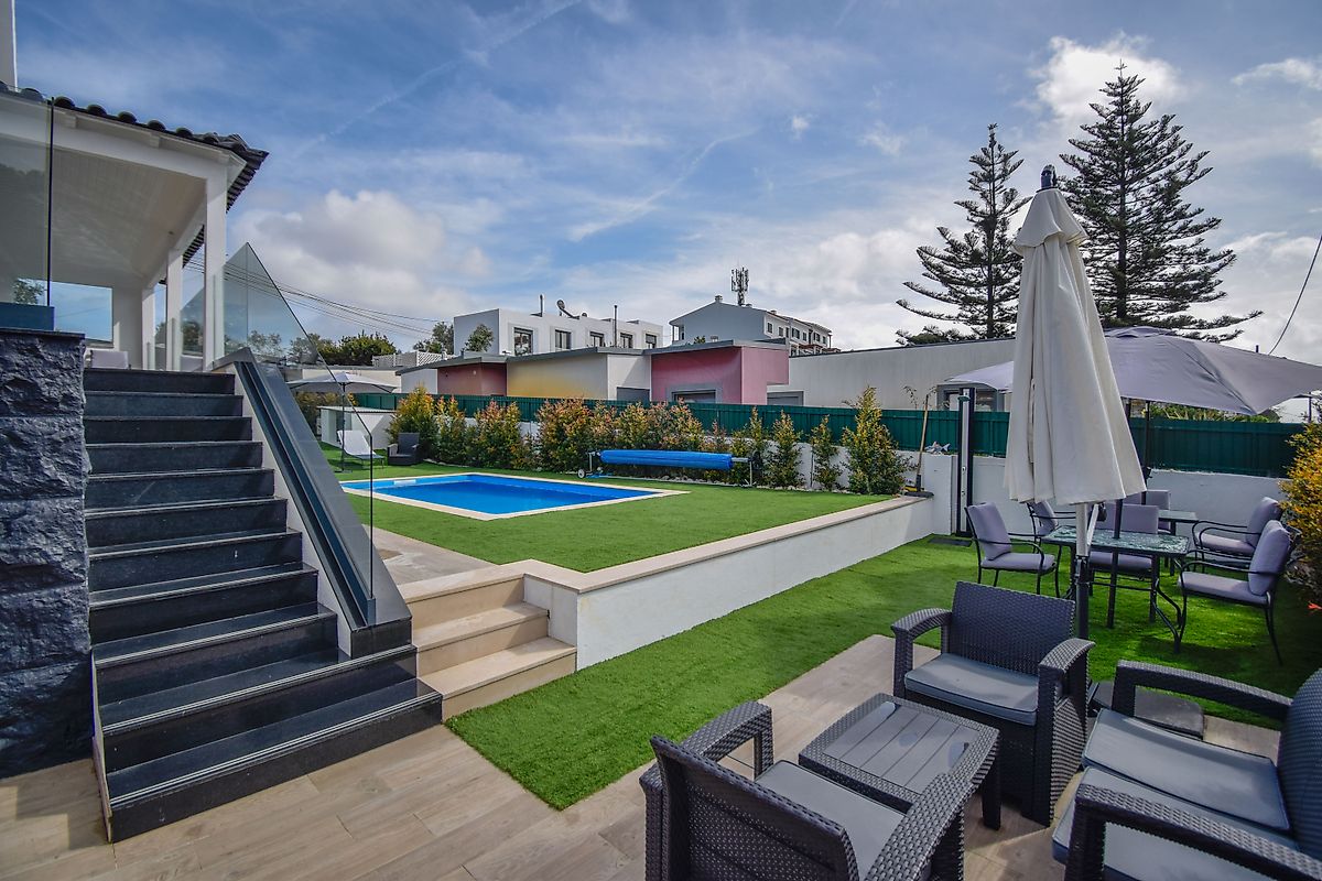 Moradia T5 de luxo à venda em Albarraque