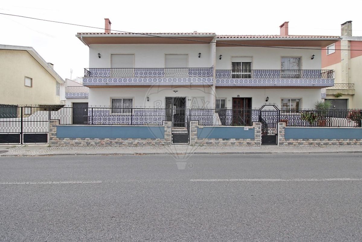 Moradia T5 para venda