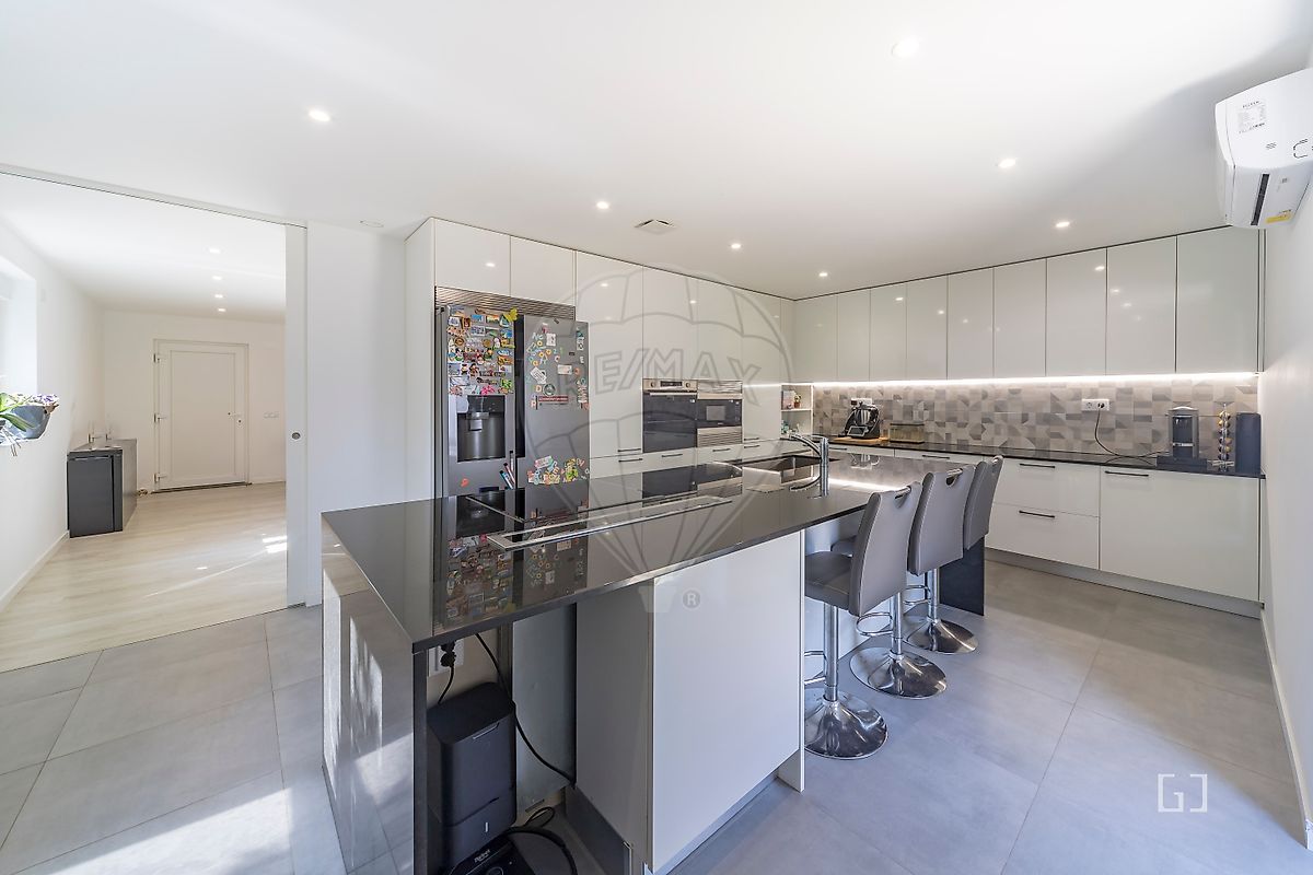 Moradia T5 para venda