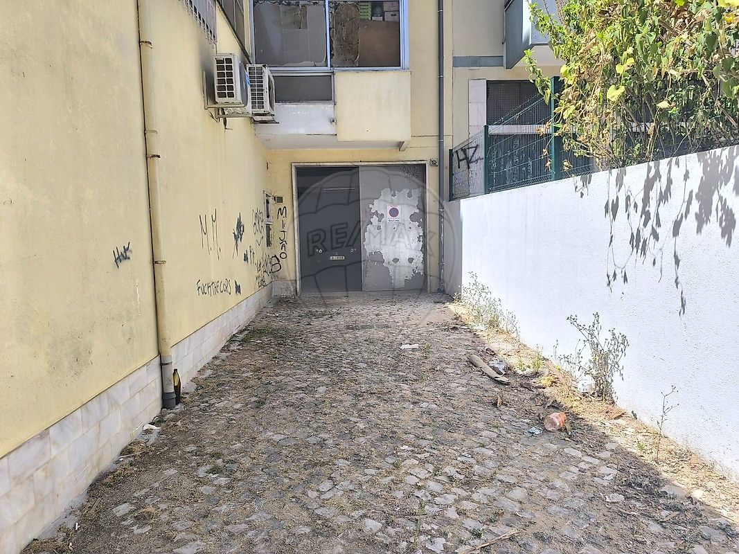 Garagem à venda em Sintra